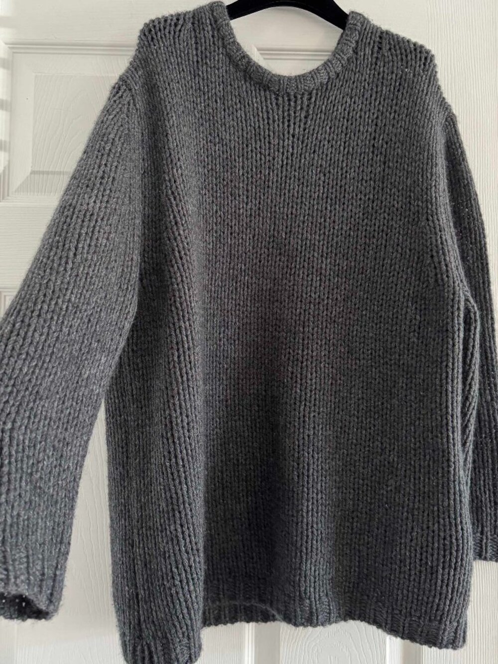 Aritzia Mesh Cashmere Oversized Crew Sweater in Dark Grey, size Small